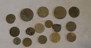 Иззеха множество монети, оръжие и предмети след акция в Старозагорско