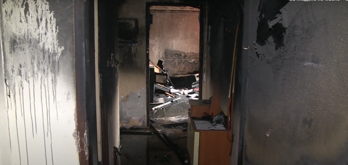 Напук на съседите: Жена подпали собствения си апартамент