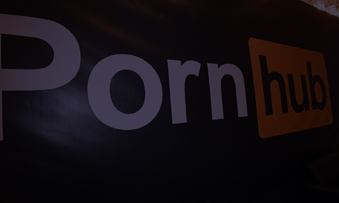 Pornhub изтри 80% от клиповете си, порно актрисите бесни