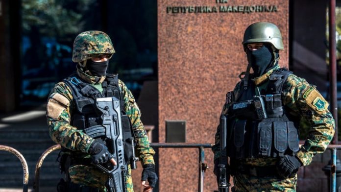 Арестуваха осем души по подозрение в тероризъм в РС Македония