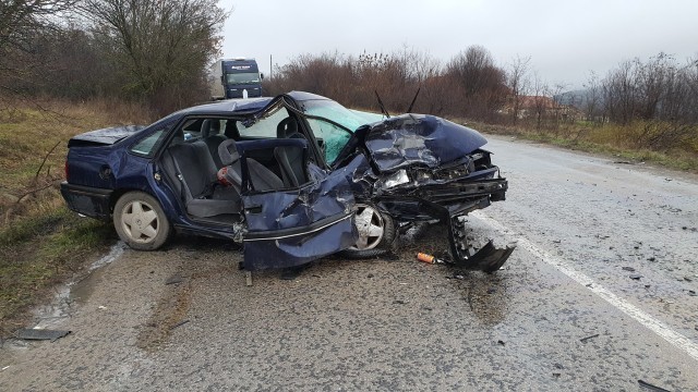 Двама пострадали при челен удар на пътя Враца – Борован