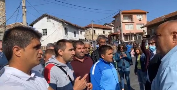 Протестиращи обвиниха Борисов, че използва хората от смесените райони