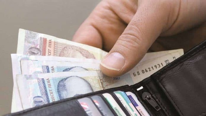 Социалният министър предлага 780 лв. минимална заплата от 1 януари
