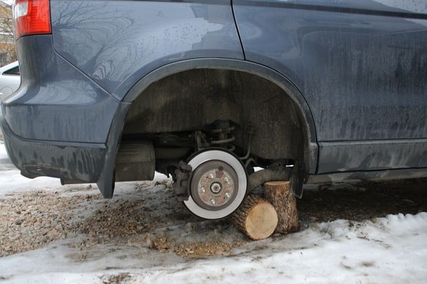 Разбиха ромска група за кражби на автомобилни гуми