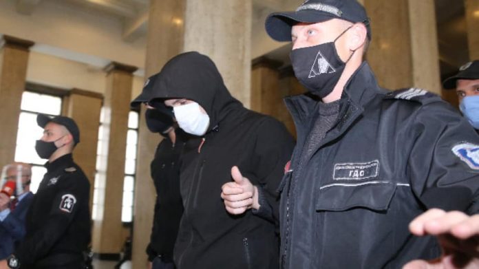 Кристиян Николов ще остане в ареста