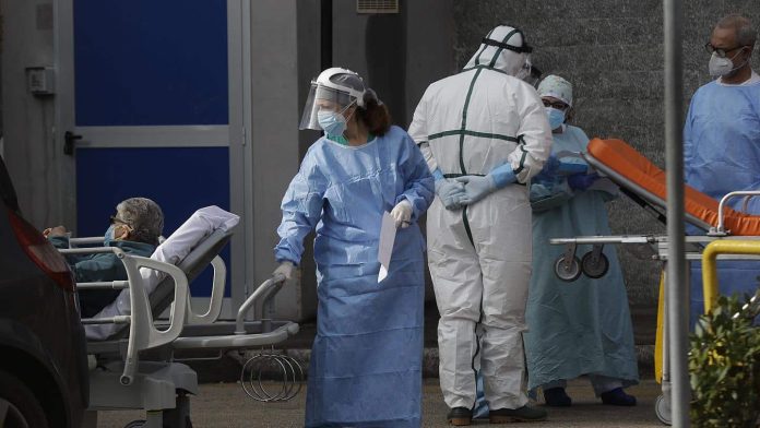 Болниците вече отчитат ръста на болните от коронавирус