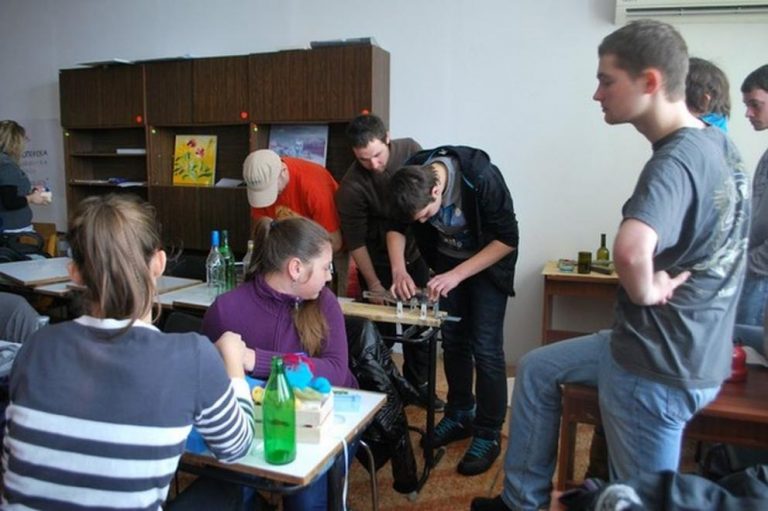 Младежкият дом в Русе търси желаещи за клубовете и съставите си