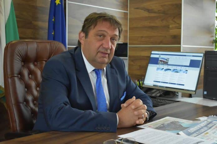 Министър Шишков с разкрития за незаконно строителство за над 1 млрд. лева