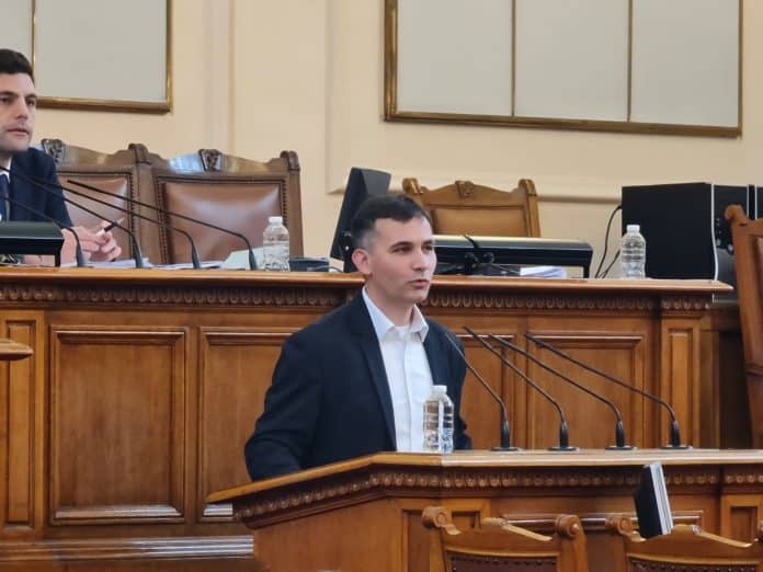 Депутатът Иван Белчев подхвана постоянните проверки в ОУ 