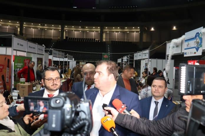 Министър Гечев откри международно изложение за местни продукти в Русе