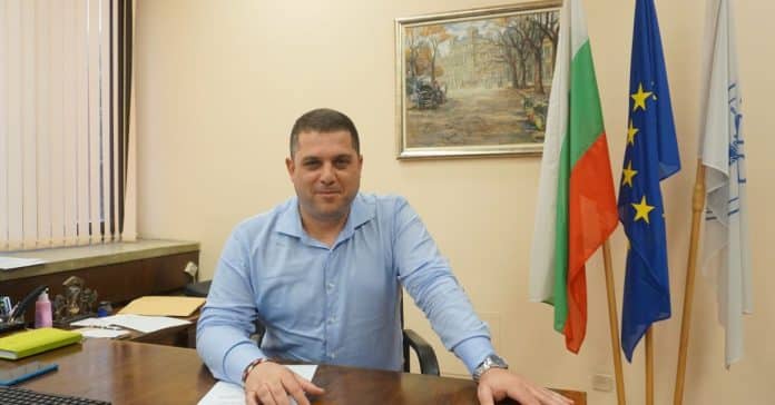 Иво Пазарджиев иска уведомленията за спиране на тока да бъдат съобщавани писмено в блоковете