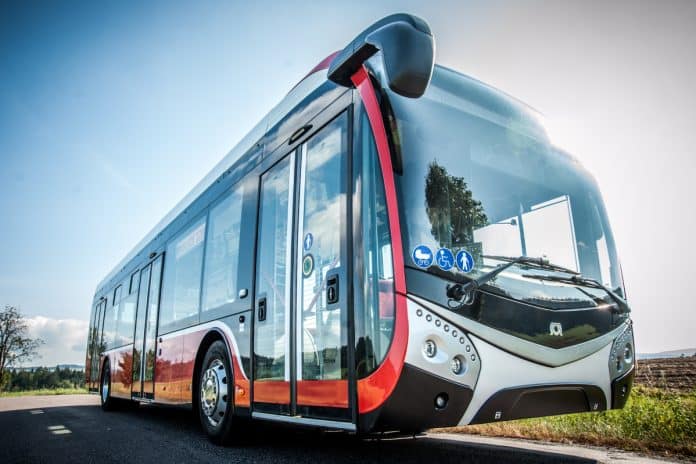 Показаха новите тролейбуси, с които ще пътуват русенци