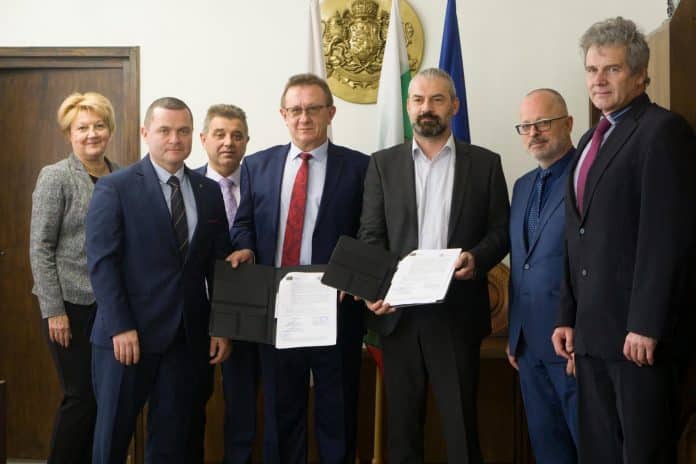 Подписаха договор за доставка на 15 нови тролейбуса от Чехия