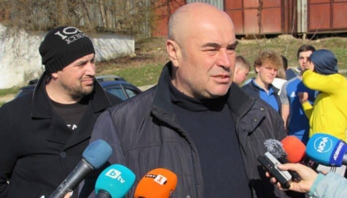 Евгени Недев застава начело на Спортното училище в Русе