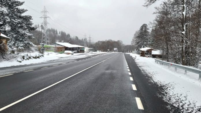 33 снегорина са почиствали пътищата в Русенско през нощта