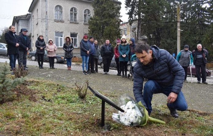 Десетки русенци почетоха в Юпер паметта на убитите в Испания майка и дъщеря