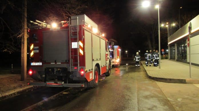 Жена се задуши и почина при пожар в жилищен блок в Русе