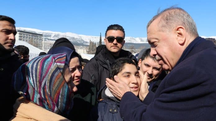 Ердоган: До една година пострадалите от земетресенията ще имат жилища