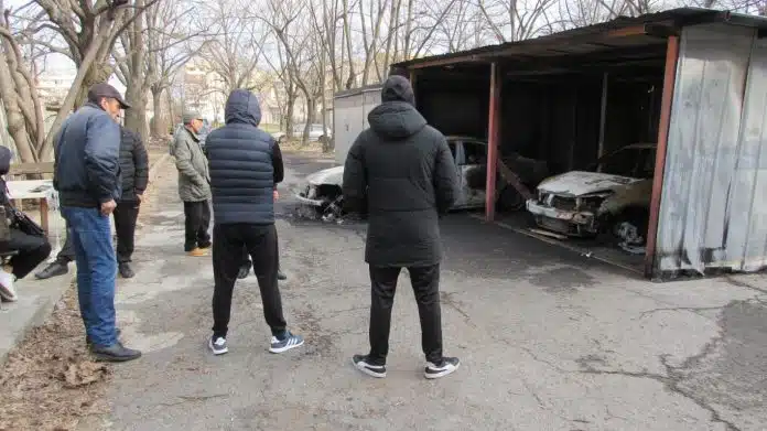 Кого подозират собствениците на изгорелите коли в Русе