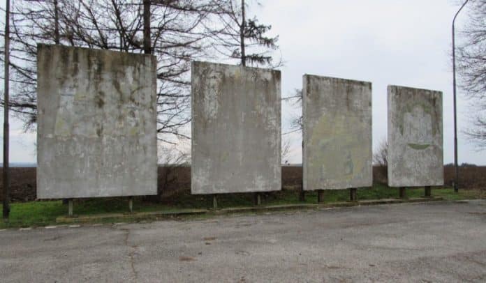 Община Русе иска да възстанови рисунките на бетонните пана на летището