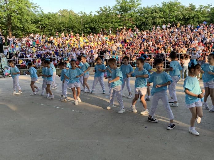 Деца от 19 детски градини изпълниха с настроение Летния театър в Русе