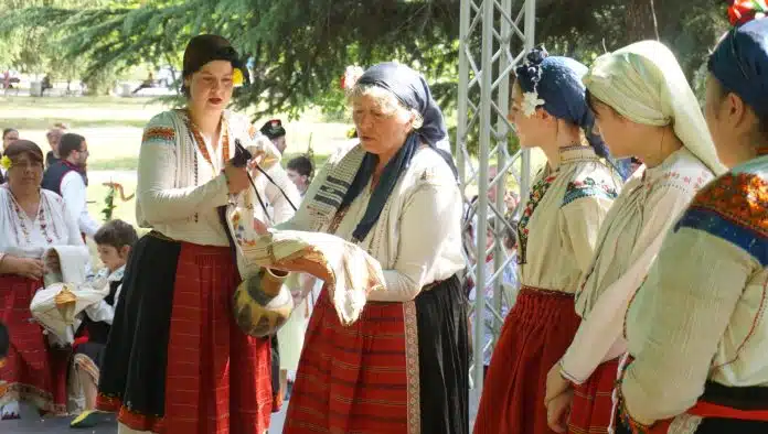 Фолклорният събор „Златна гъдулка“ ще събере изпълнители от България, Молдова и Румъния