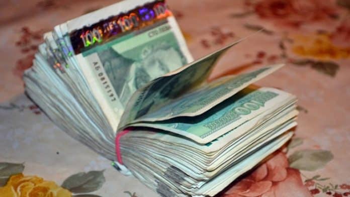Полицията в Русе търси собственика на голяма сума изгубени пари