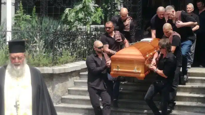 Стотици хора се стекоха на на погребението на Ангел Христов в Дупница
