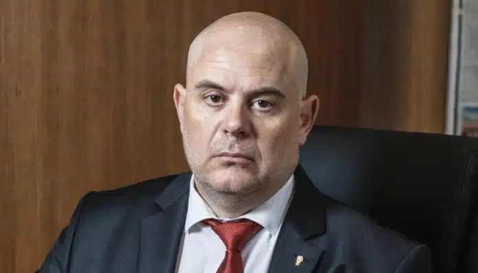 Иван Гешев внесе искане за сваляне на имунитета на Бойко Борисов