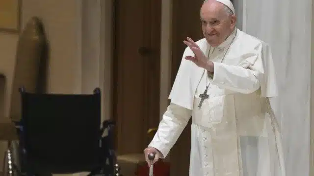 Папа Франциск ще претърпи операция