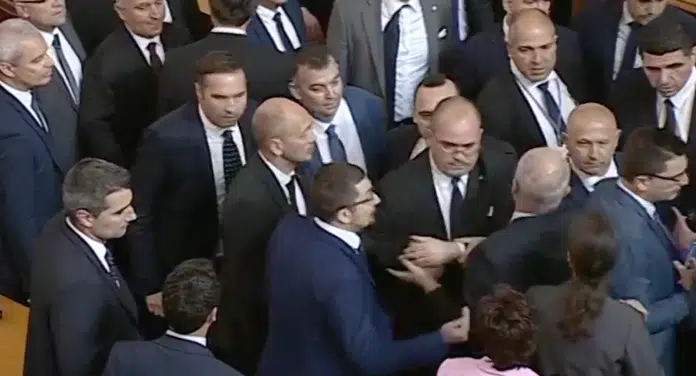 Златанов от Русе в епицентъра на сблъсъка в парламента