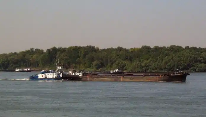 Товарните кораби по река Дунав намаляват